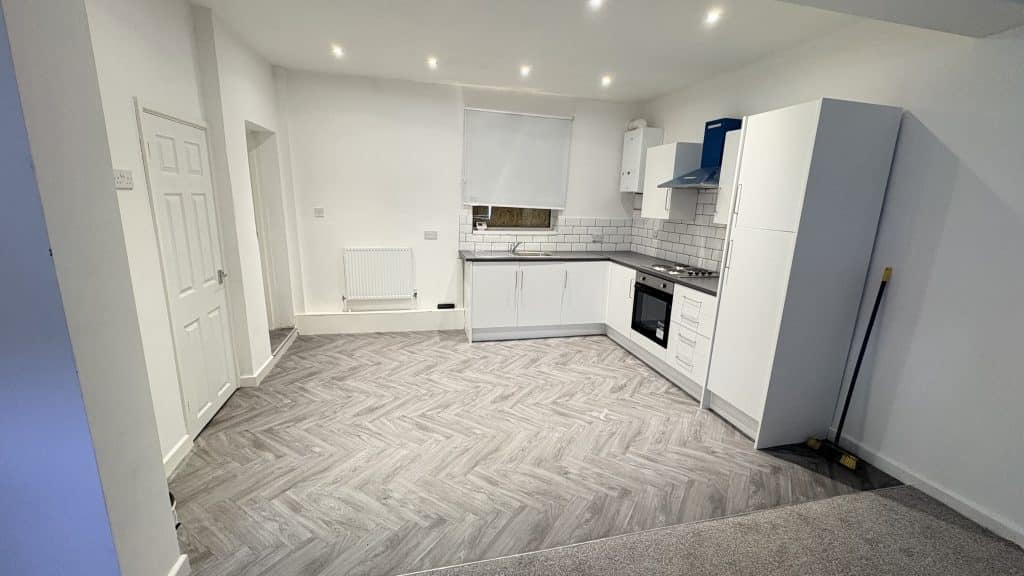 North Road West, Wingate